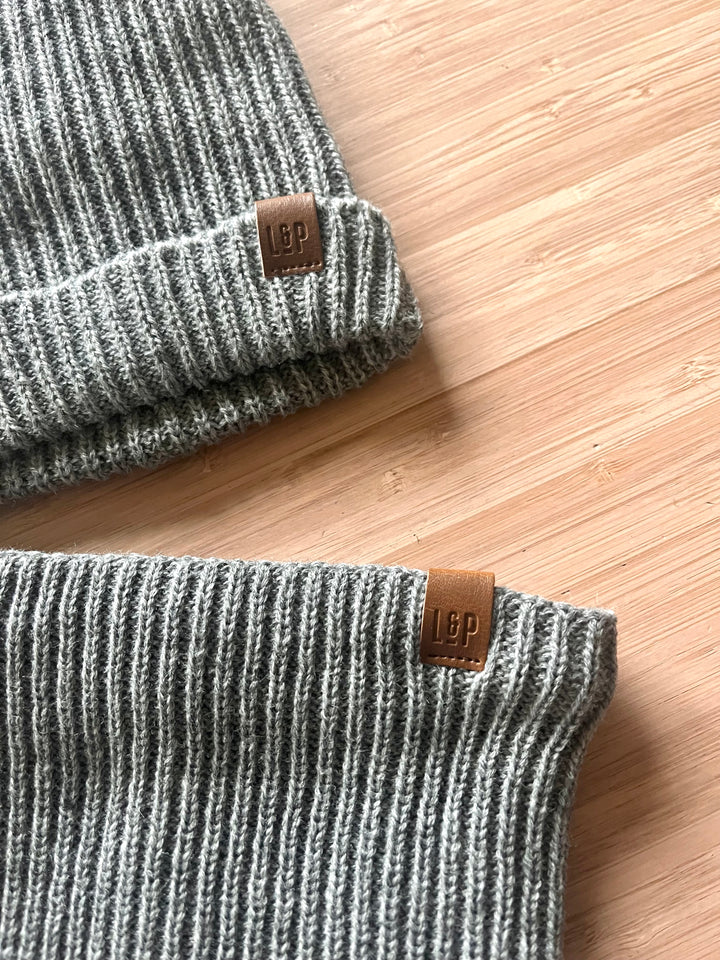 Tuque à pompon en tricot doublée en polar [SS26] [Bébé]