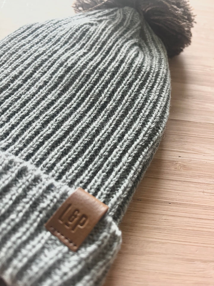 Tuque à pompon en tricot doublée en polar [SS26] [Bébé]