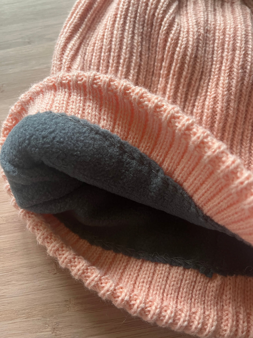 Tuque à pompon en tricot doublée en polar [SS26] [Junior/Adulte]