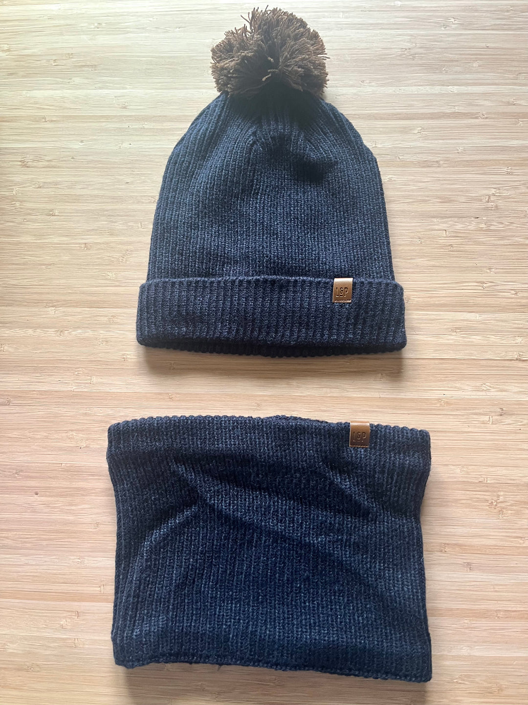 Tuque à pompon en tricot doublée en polar [SS26] [Junior/Adulte]