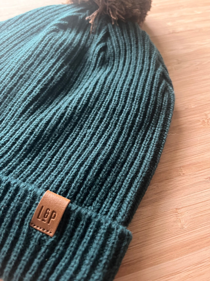 Tuque à pompon en tricot doublée en polar [SS26] [Junior/Adulte]