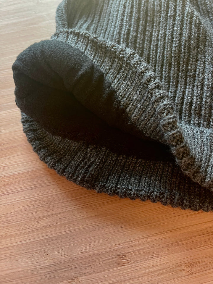 Tuque à pompon en tricot doublée en polar [SS26] [Enfant]