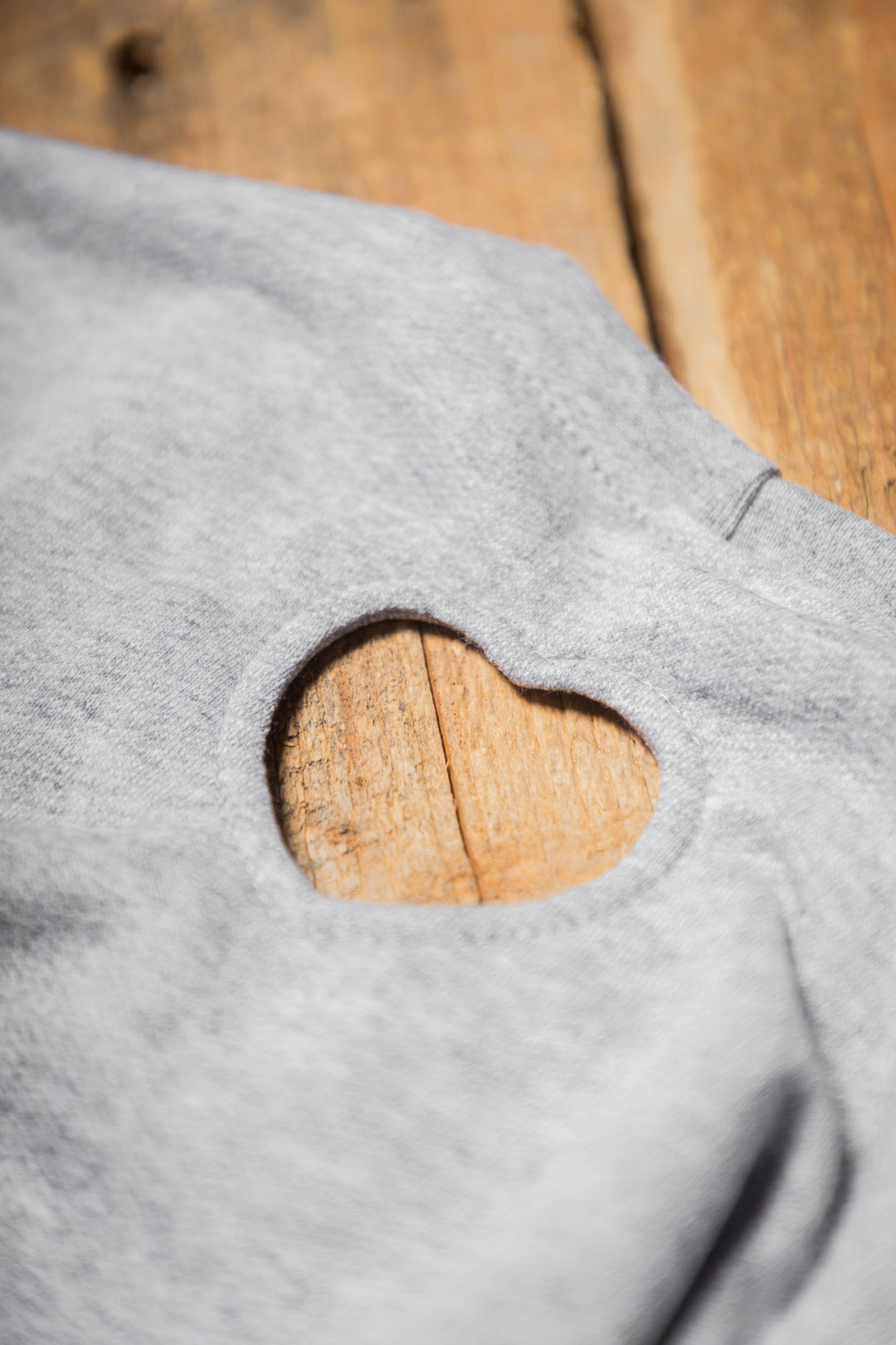 Fleece crewneck sweater with heart back [Heart]  [Baby]